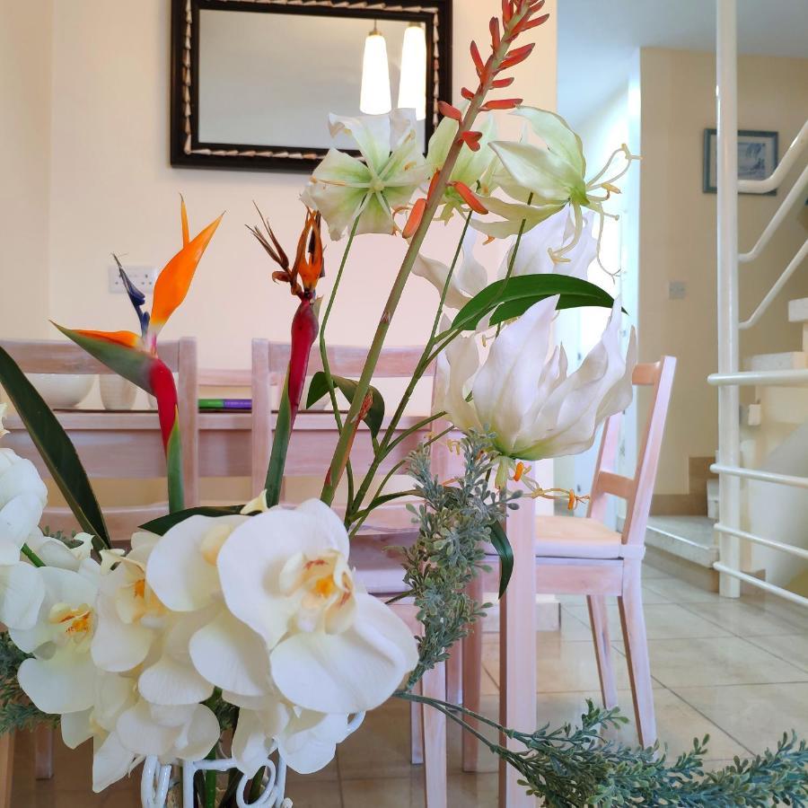 Sweet Coral Bay Sea View 3 Stocks Paphos *