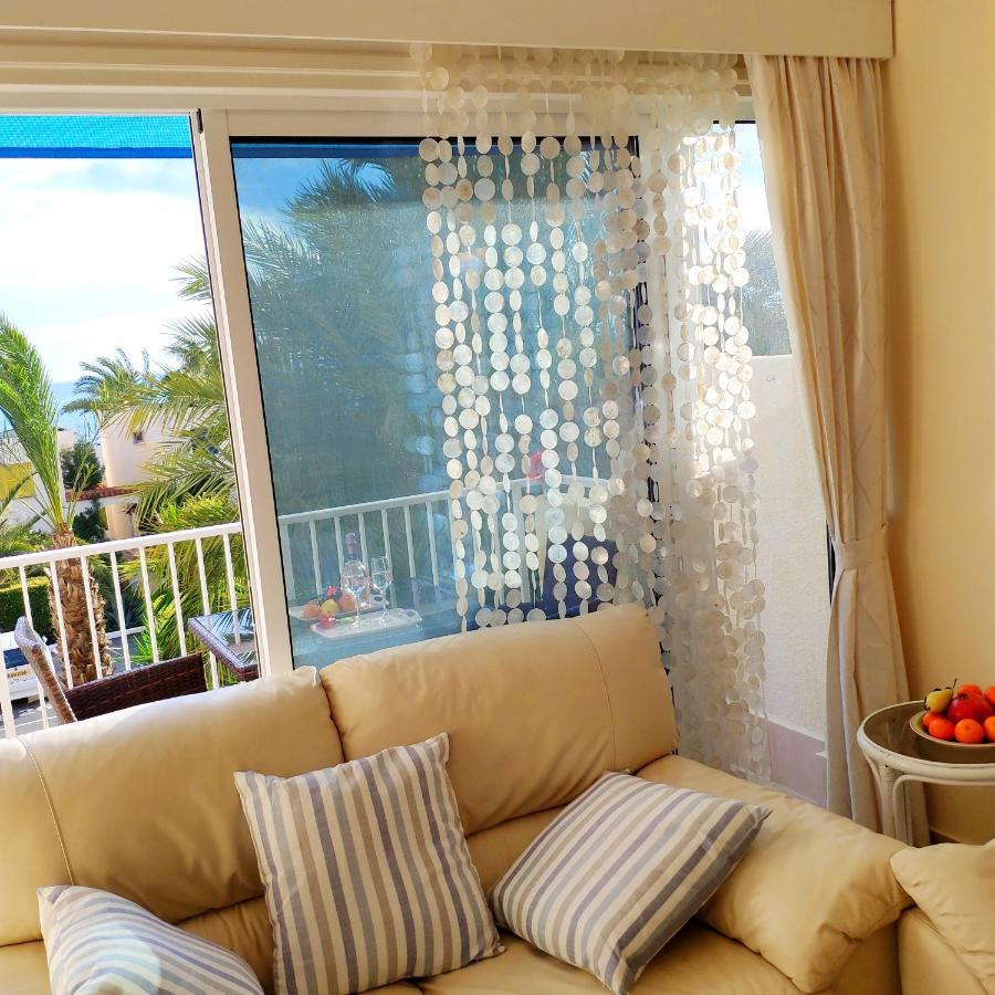 Sweet Coral Bay Sea View 3 Stocks Paphos Apartment *