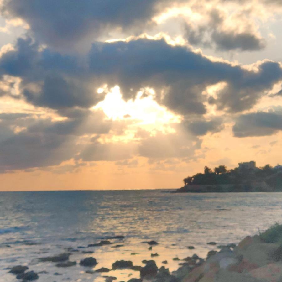 Sweet Coral Bay Sea View 3 Stocks Paphos Апартаменты *