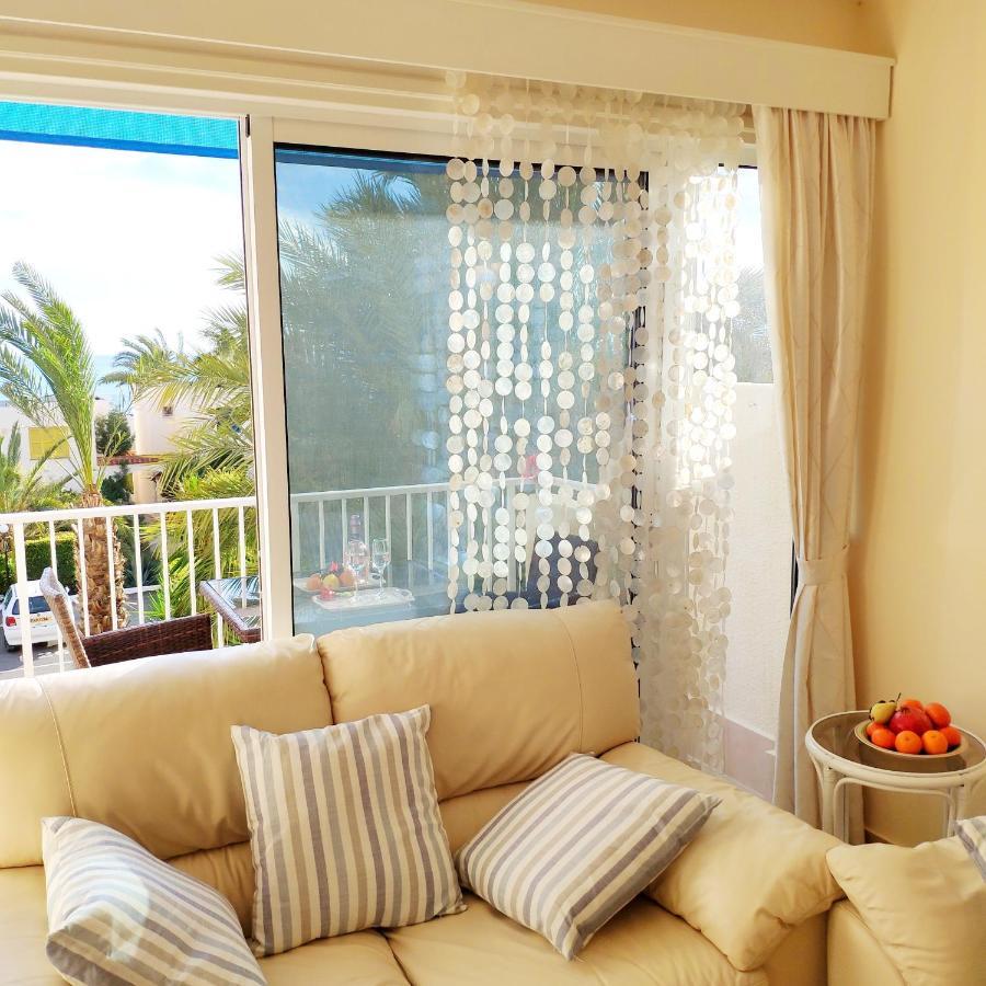 Sweet Coral Bay Sea View 3 Stocks Paphos Apartment *